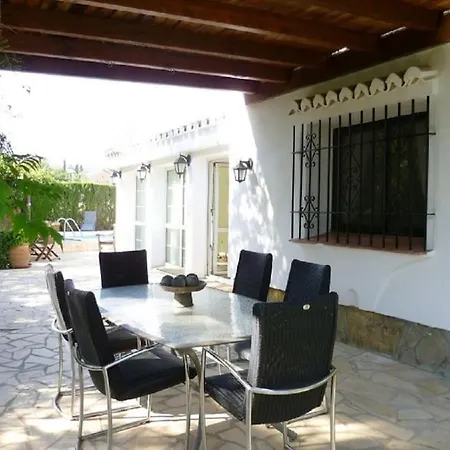 11647 - Private Cosy In Area *